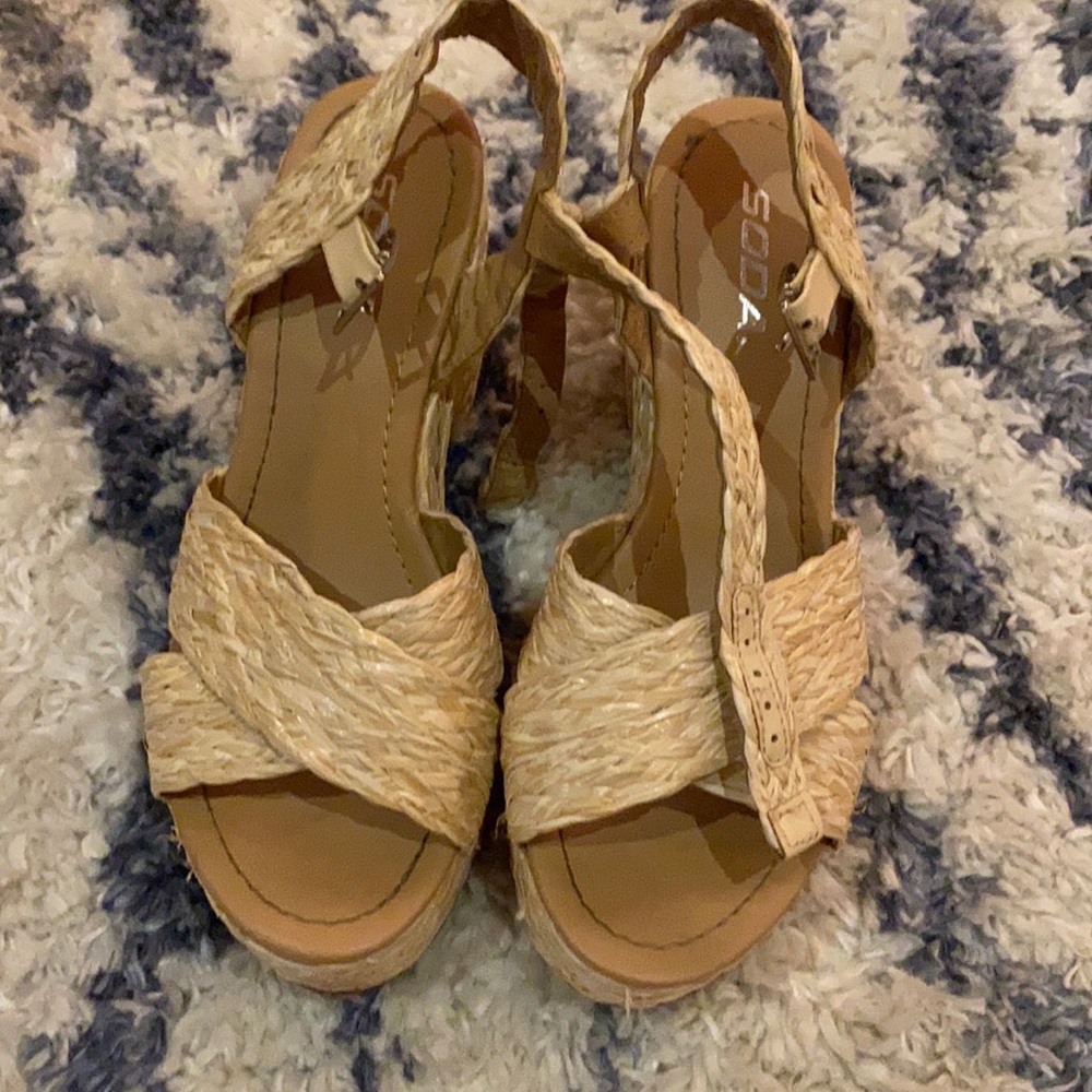 Straw wedges- worn once